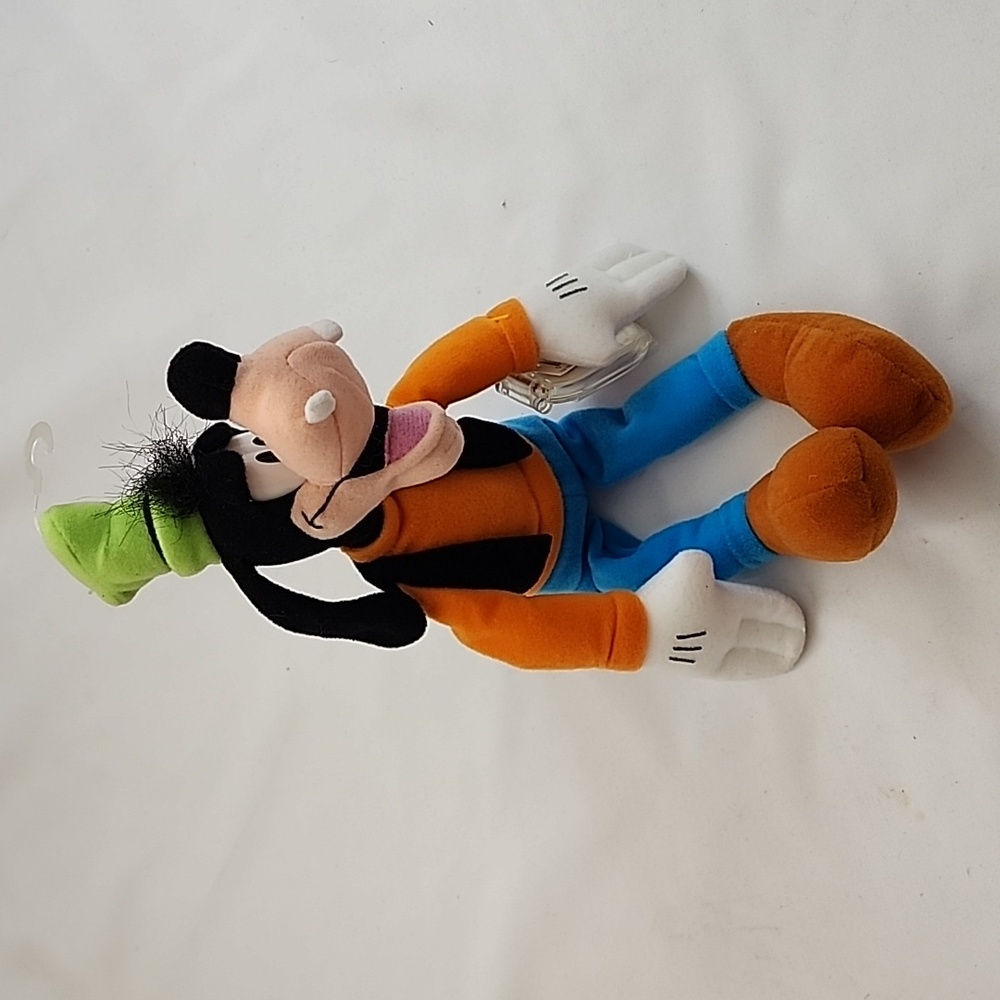 NWT Disney Goofy Beanie Plush